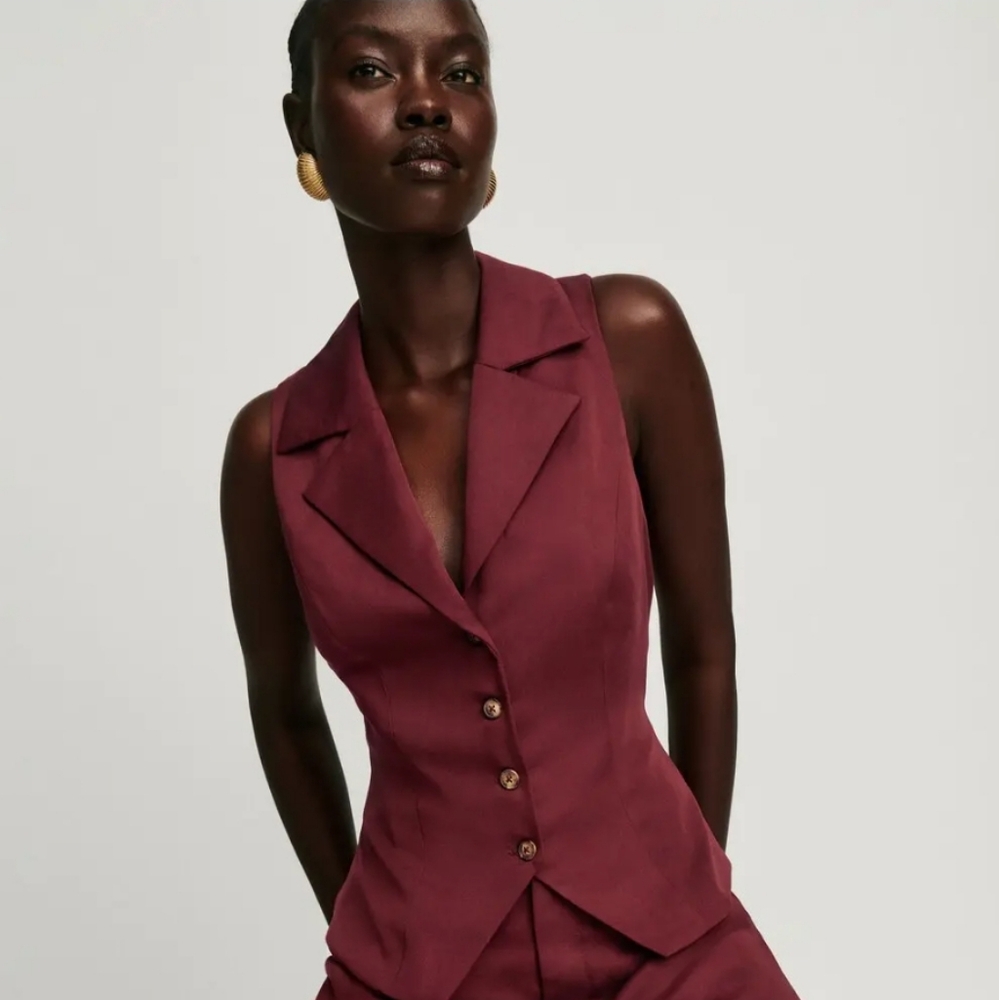 Women's Burgundy Sleeveless Blazer